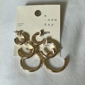 3 pair gold hoops assorted sizes✨ brand new